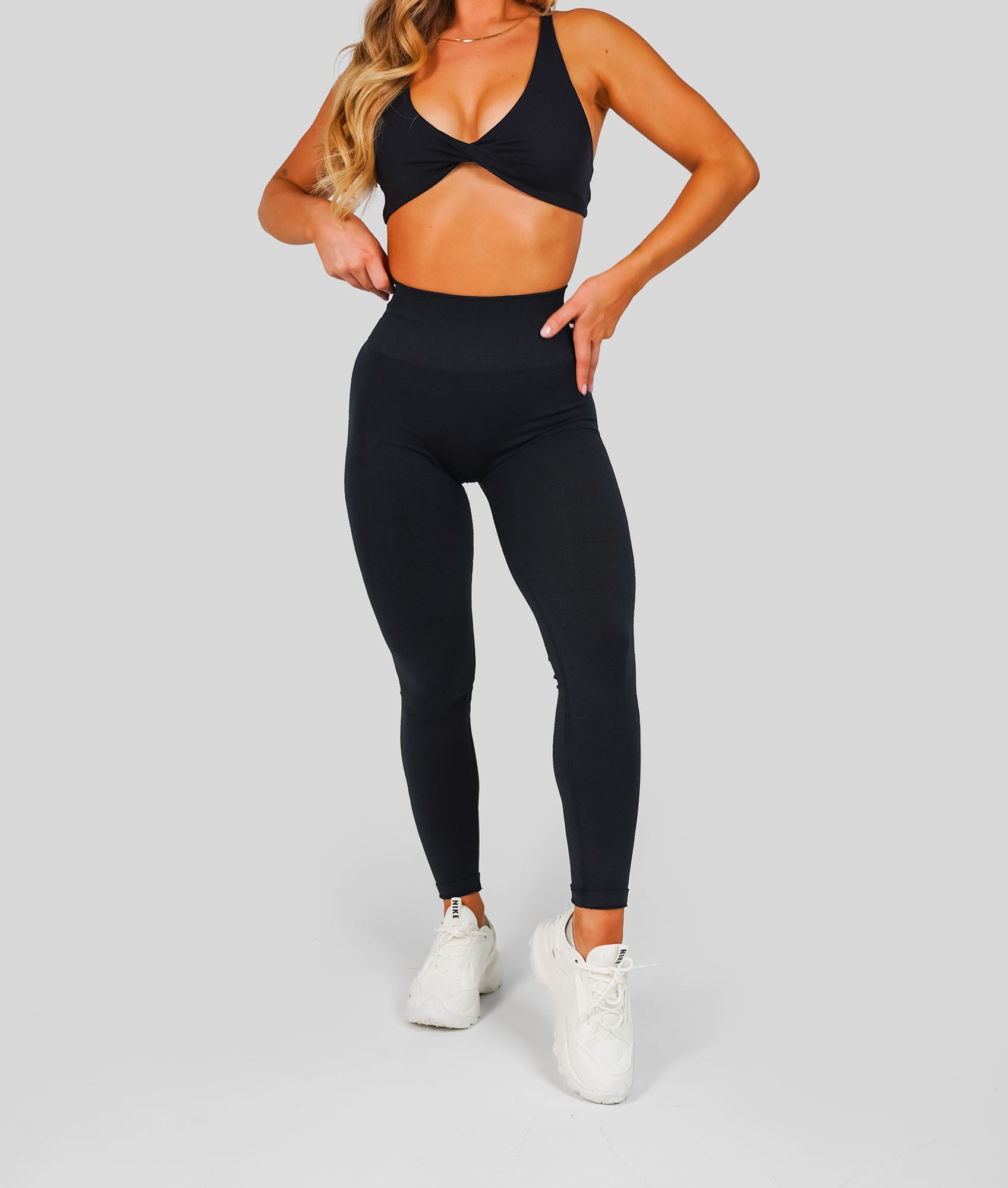 Reflex Seamless Scrunch Leggings - Black - Saber Apparel