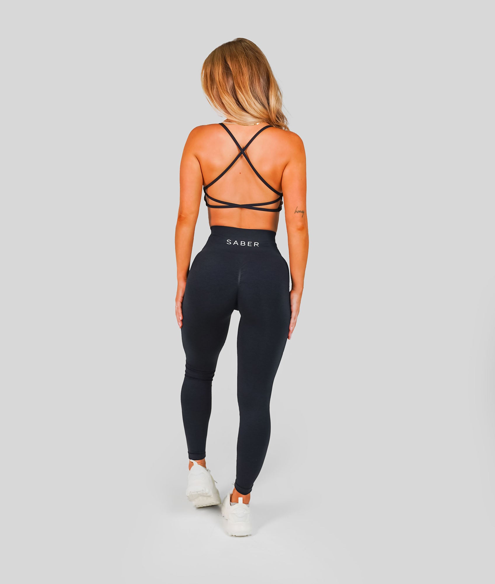 Reflex Seamless Scrunch Leggings - Black - Saber Apparel